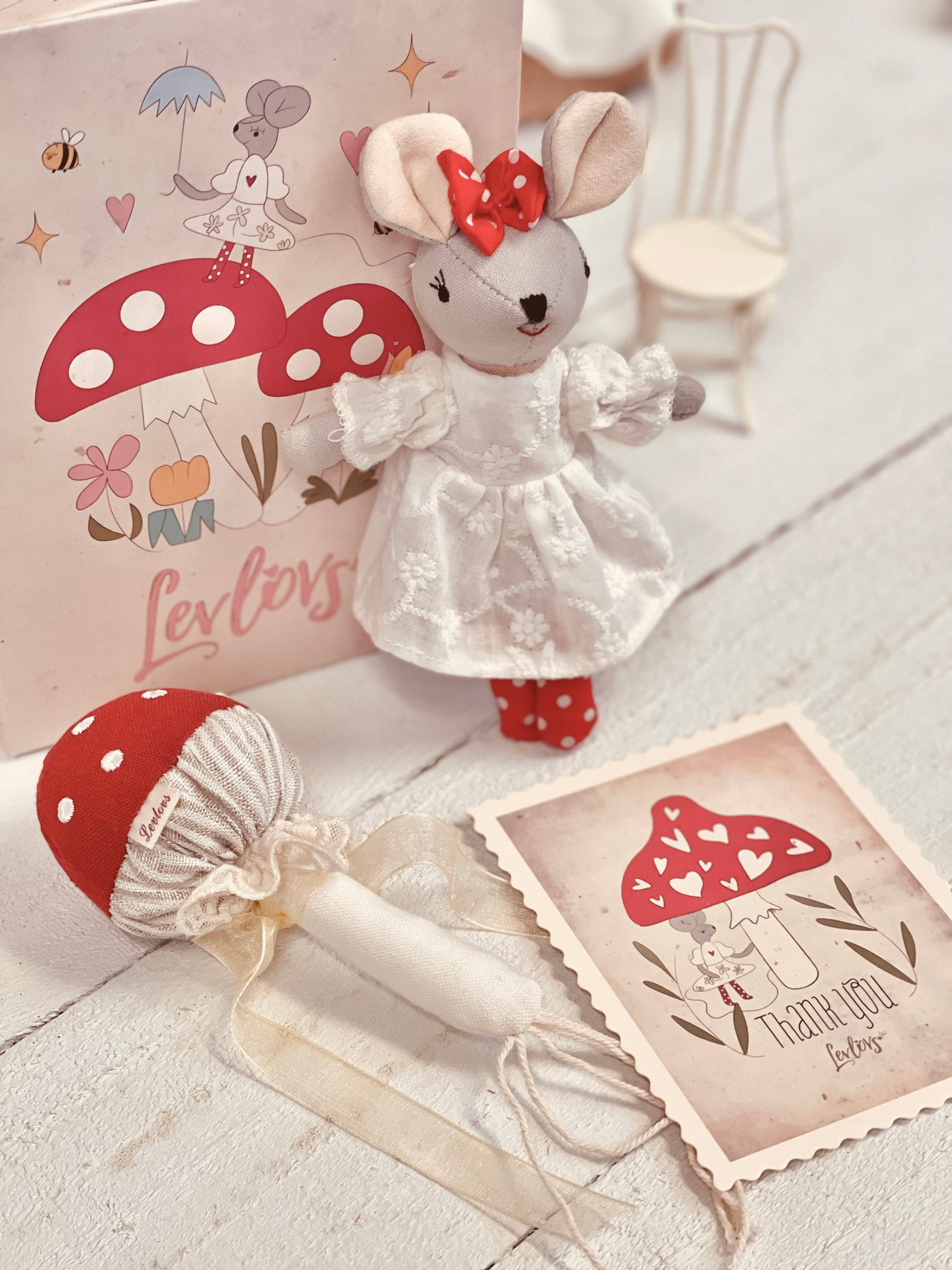 Mouse and the Mushroom Wonder Forest Set, Red