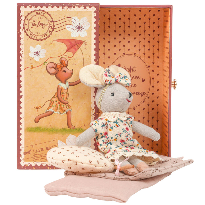 Mouse Chloe in Stamp Holder Box with Bedding  