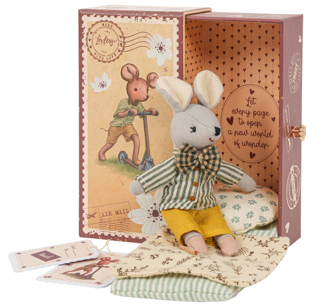 Noah in Stamp Holder Box with Bedding