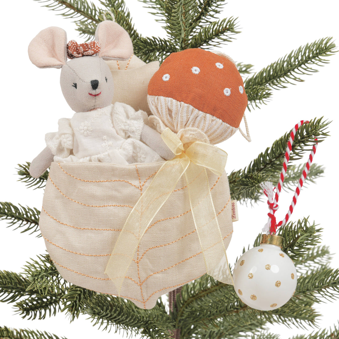 Mouse and the Mushroom Wonder Forest Set, Brown