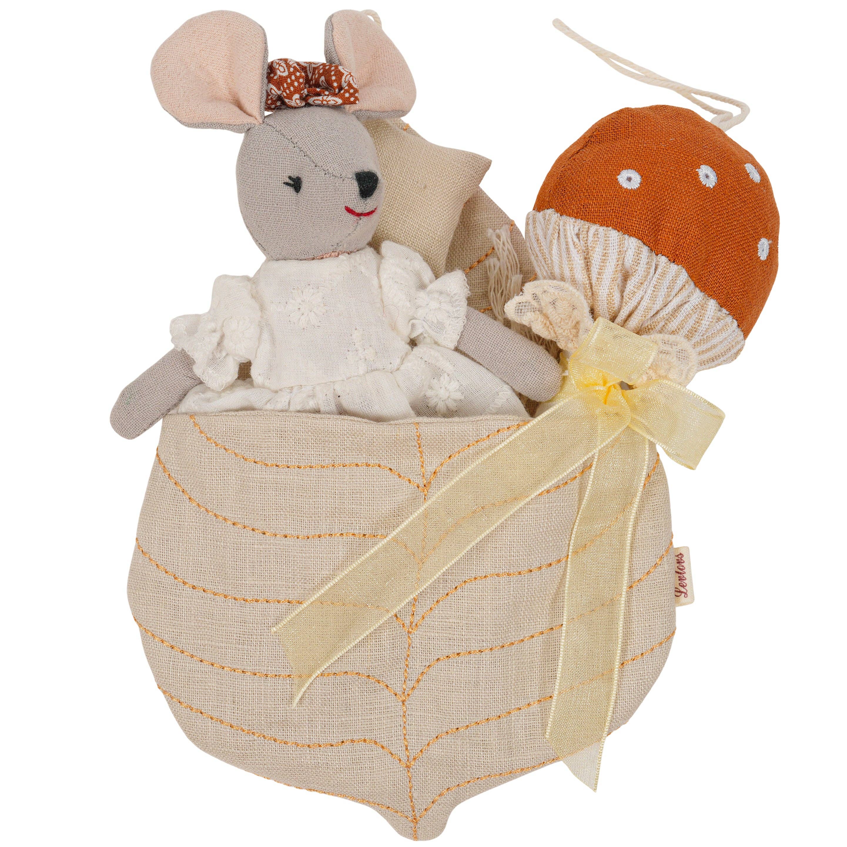 Mouse and the Mushroom Wonder Forest Set, Brown