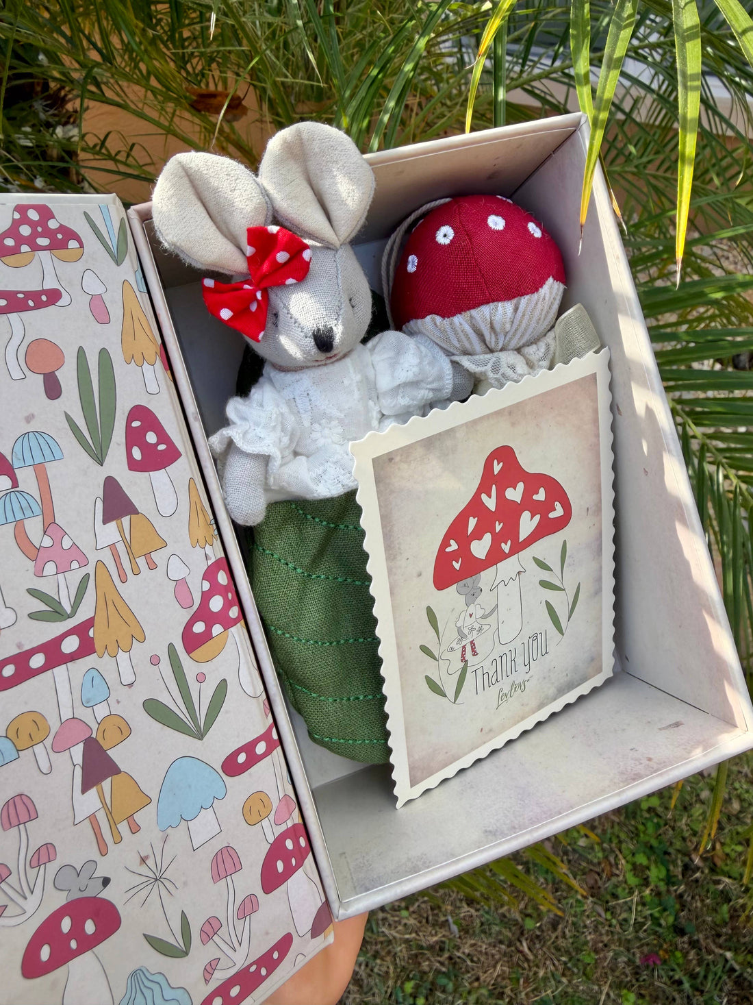 Mouse and the Mushroom Wonder Forest Set, Red